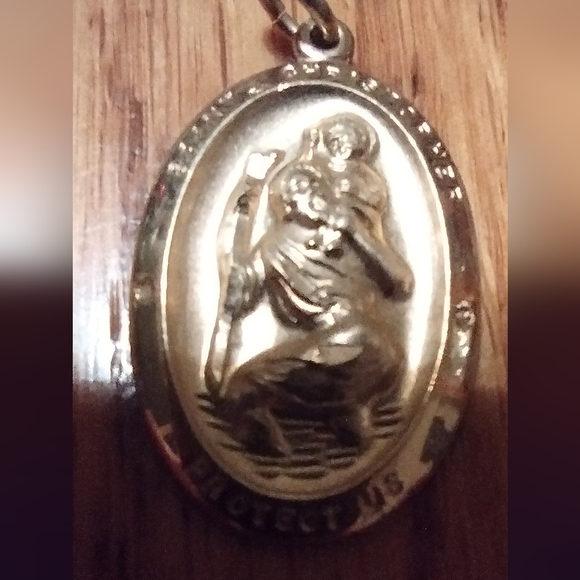14k gold 1/10 religious pendant - Picture 3 of 7